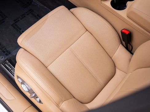 Certified 2026 Porsche Macan AWD/4WD image 16