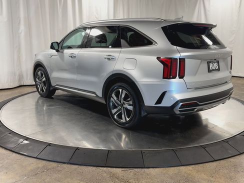 Certified 2023 Kia Sorento EX image 7