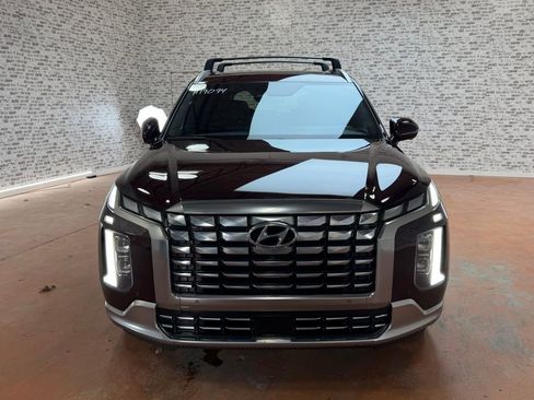Used 2023 Hyundai Palisade Calligraphy image 2