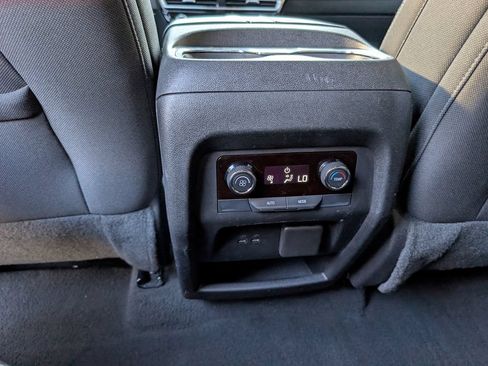 Certified 2024 Chevrolet Traverse LT FWD image 20