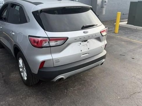Used 2020 Ford Escape SE image 7