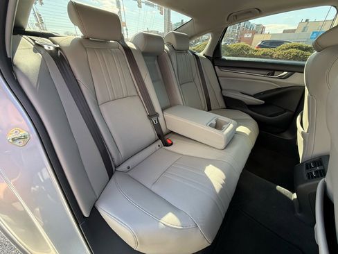 Used 2020 Honda Accord Touring image 13