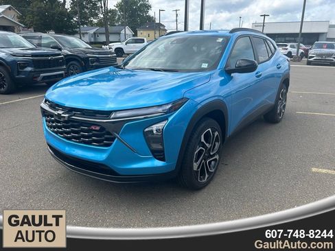 New 2025 Chevrolet Trax RS w/ Driver Confidence Package image 7