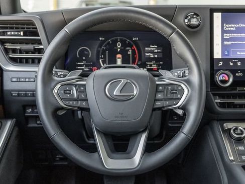 Used 2025 Lexus GX 550 w/ Accessory Package (2T) image 8