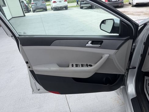 Used 2015 Hyundai Sonata SE FWD image 10