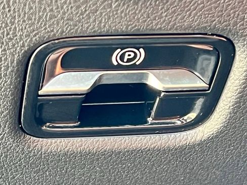 Certified 2026 Mercedes-Benz C 300 4MATIC Sedan image 39