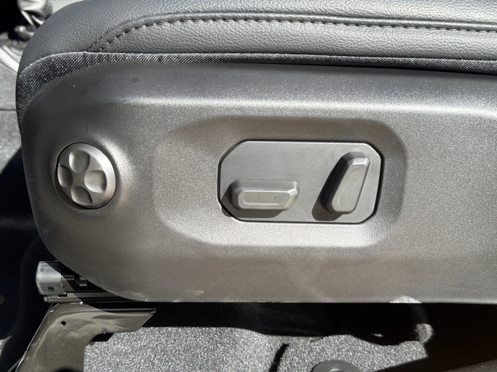 New 2026 Jeep Gladiator Mojave AWD/4WD image 10