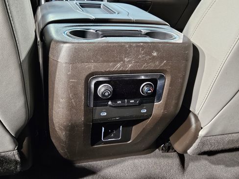Used 2022 Chevrolet Tahoe Z71 AWD/4WD image 36