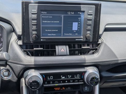 Used 2022 Toyota RAV4 XLE FWD image 17
