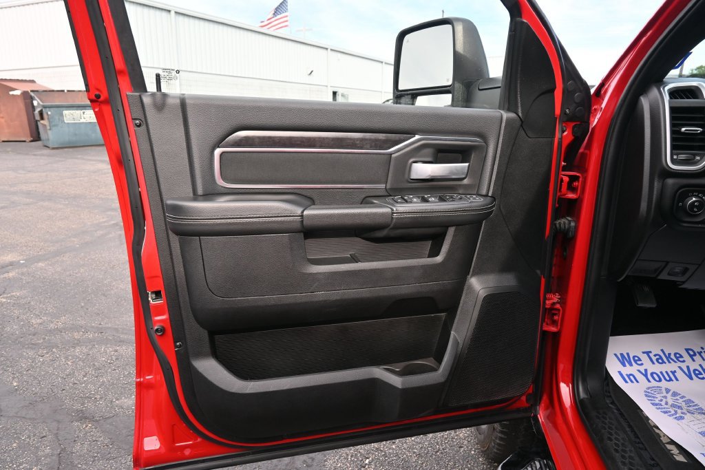 Used 2024 RAM 2500 Big Horn w/ Night Edition AWD/4WD image 17