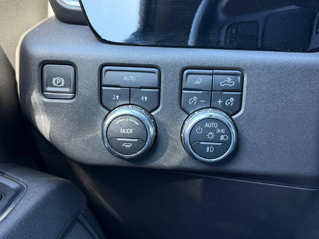 Used 2025 GMC Sierra 1500 SLT AWD/4WD image 38