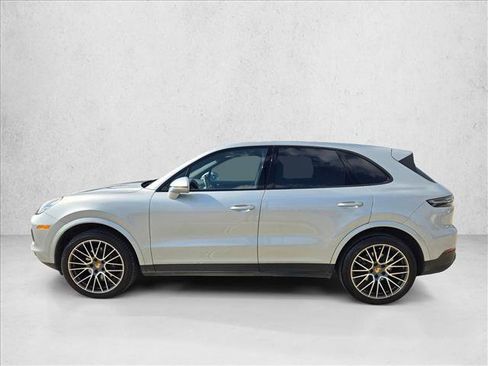 Used 2020 Porsche Cayenne image 2