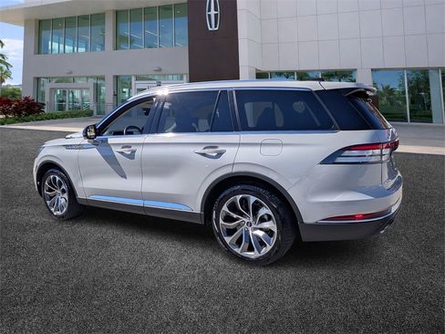 Used 2025 Lincoln Aviator Reserve w/ Illumination Package image 5
