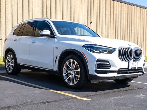 Used 2023 BMW X5 xDrive45e image 2