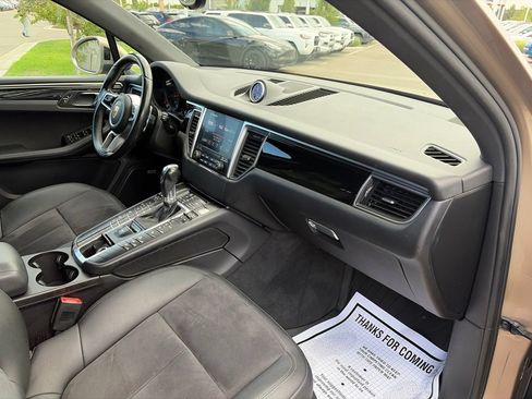 Used 2017 Porsche Macan AWD/4WD image 14