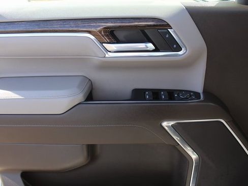 Used 2024 GMC Sierra 1500 SLE image 33