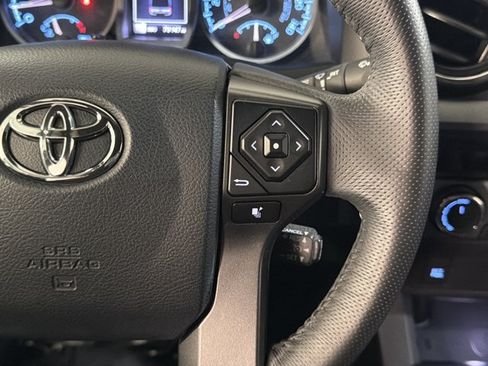 Used 2017 Toyota Tacoma TRD Sport w/ Tow Package (A/T) AWD/4WD image 30