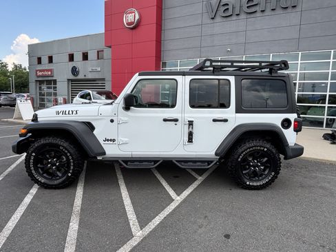 Used 2023 Jeep Wrangler Unlimited Sport AWD/4WD image 4