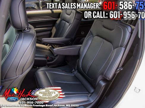Used 2023 Jeep Grand Cherokee L Limited RWD image 10