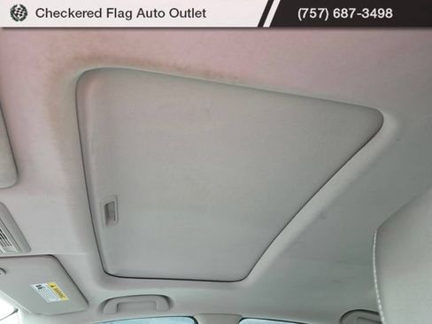 Used 2017 Honda Civic EX-L image 9
