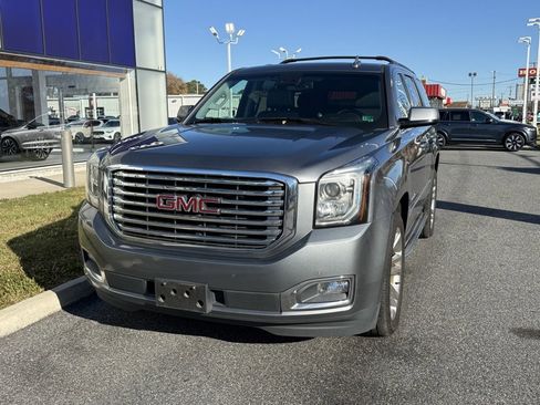 Used 2019 GMC Yukon SLT w/ Premium Edition image 4