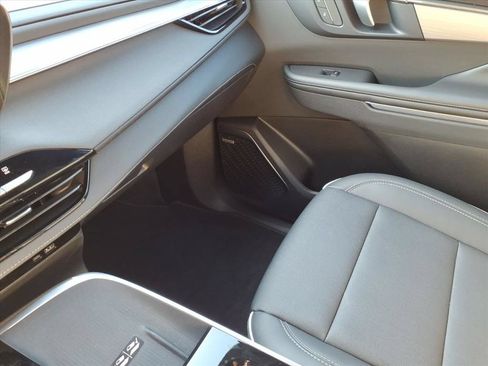 Used 2026 Buick Enclave Preferred FWD image 35