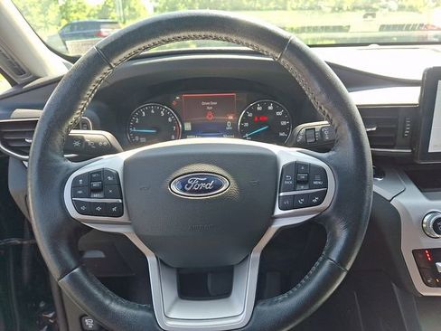 Used 2022 Ford Explorer XLT w/ Equipment Group 202A AWD/4WD image 31