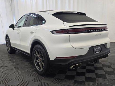 Certified 2025 Porsche Cayenne Coupe image 3