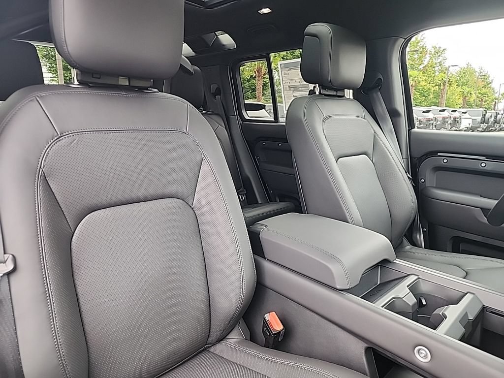 New 2026 Land Rover Defender 110 X-Dynamic SE AWD/4WD image 20