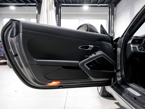 Used 2014 Porsche 911 Carrera image 24