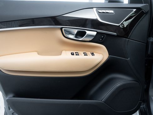 Used 2019 Volvo XC90 T6 Momentum image 18