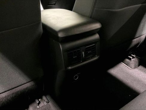 Used 2021 Toyota RAV4 LE image 35