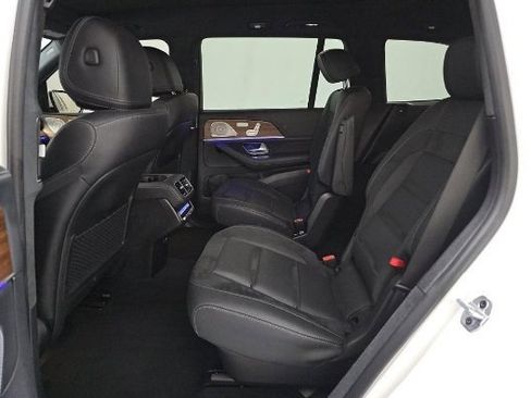 Used 2025 Mercedes-Benz GLS 63 AMG 4MATIC image 9