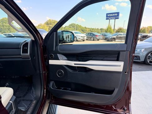 Used 2020 Ford Expedition Platinum image 36