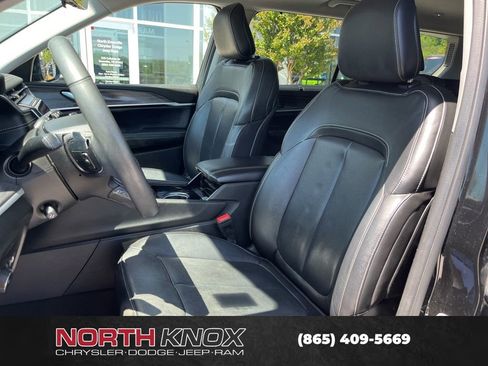 Used 2023 Jeep Grand Cherokee L Limited w/ Luxury Tech Group II AWD/4WD image 4