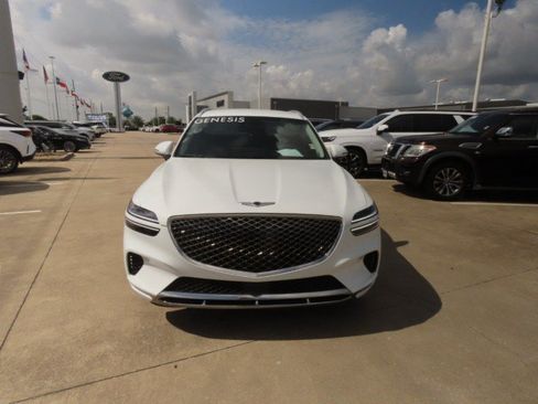 Used 2025 Genesis GV70 2.5T AWD/4WD image 4