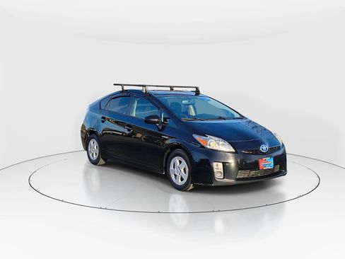 Used 2010 Toyota Prius Five image 2