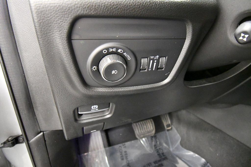 Used 2024 Jeep Grand Cherokee L Overland w/ Trailer Tow Package AWD/4WD image 20