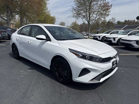 Used 2023 Kia Forte LXS w/ LXS Technology Package FWD image 8