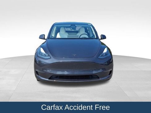 Used 2024 Tesla Model Y Long Range AWD/4WD image 2
