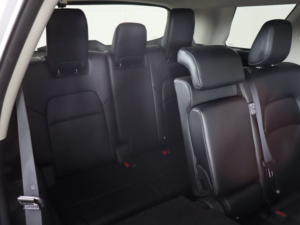 Used 2023 Nissan Pathfinder SL AWD/4WD image 36