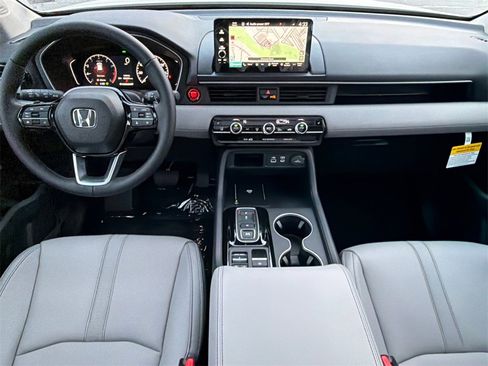 New 2025 Honda Pilot Touring image 20