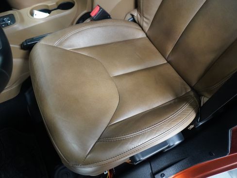 Used 2014 Jeep Wrangler Unlimited Sahara w/ Max Tow Package image 13