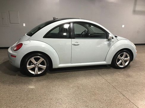 Used 2010 Volkswagen Beetle 2d Coupe Final Edition image 2