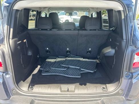 Used 2023 Jeep Renegade Trailhawk AWD/4WD image 13