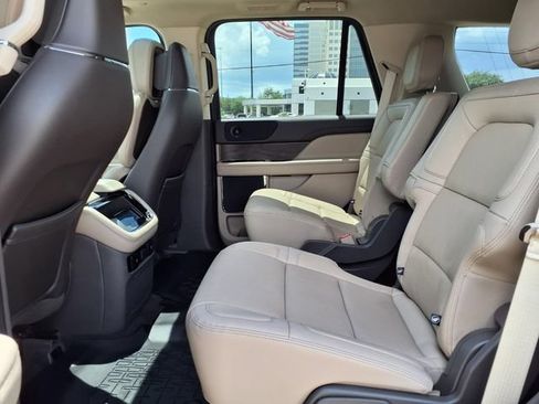 Used 2023 Lincoln Navigator Reserve RWD image 5