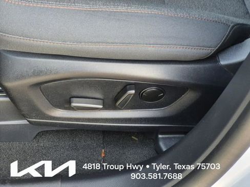 Used 2025 Ford Explorer Active RWD image 23