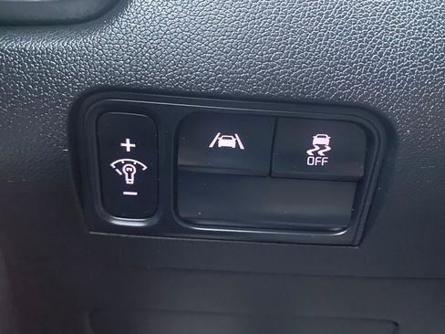 Used 2023 Kia Sorento LX image 14