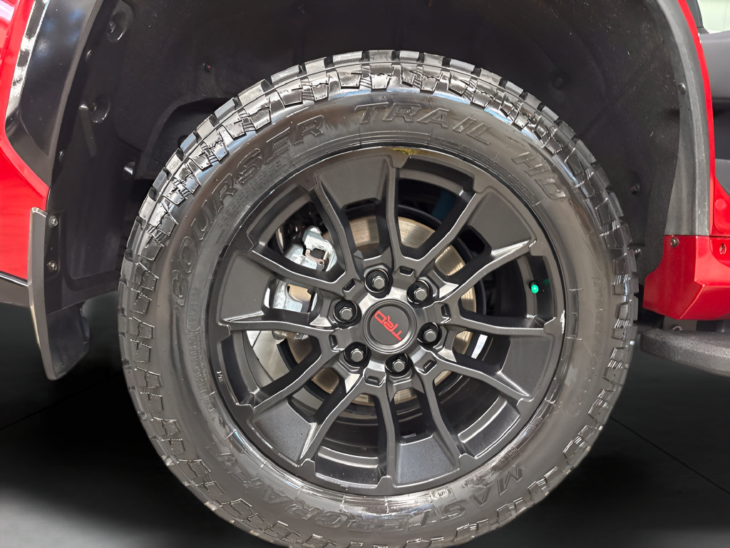 Used 2025 Toyota Sequoia Platinum w/ TRD Off-Road Package AWD/4WD image 33