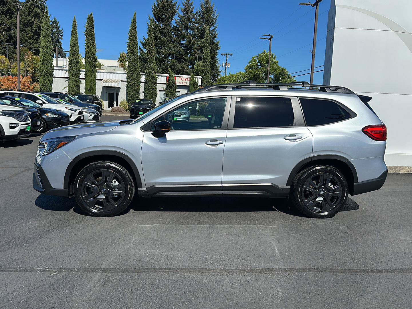Used 2025 Subaru Ascent Bronze Edition w/ Popular Package #2 AWD/4WD image 3